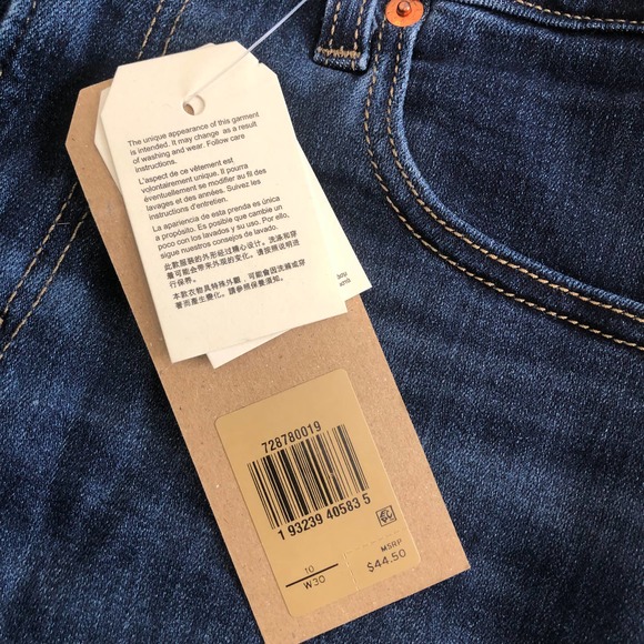 new nwt levi's high rise dark wash shorts size 30 - Picture 5 of 5